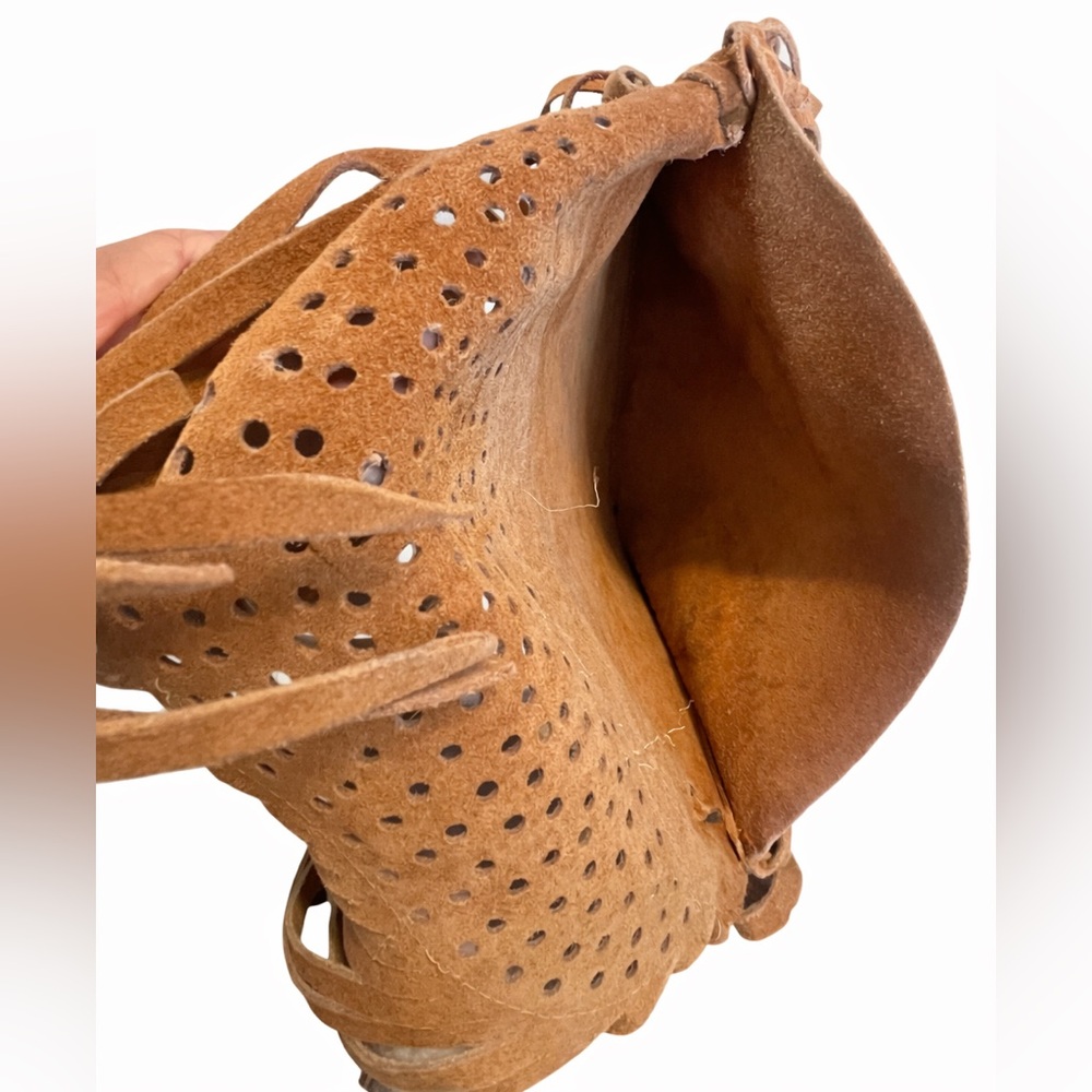 Suede Fringe Crossbody Bag in Tan With Adjustable Straps - Picture 4 of 7